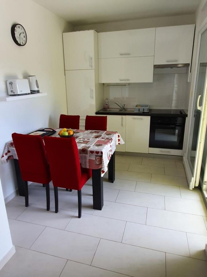 Apartmani Matko Nin Eksteriør billede