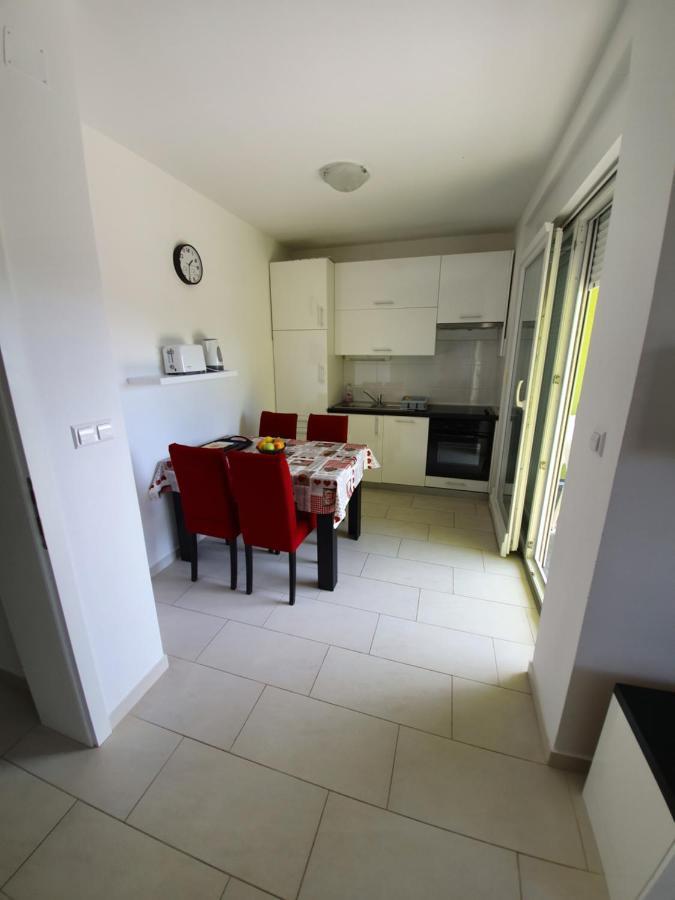 Apartmani Matko Nin Eksteriør billede