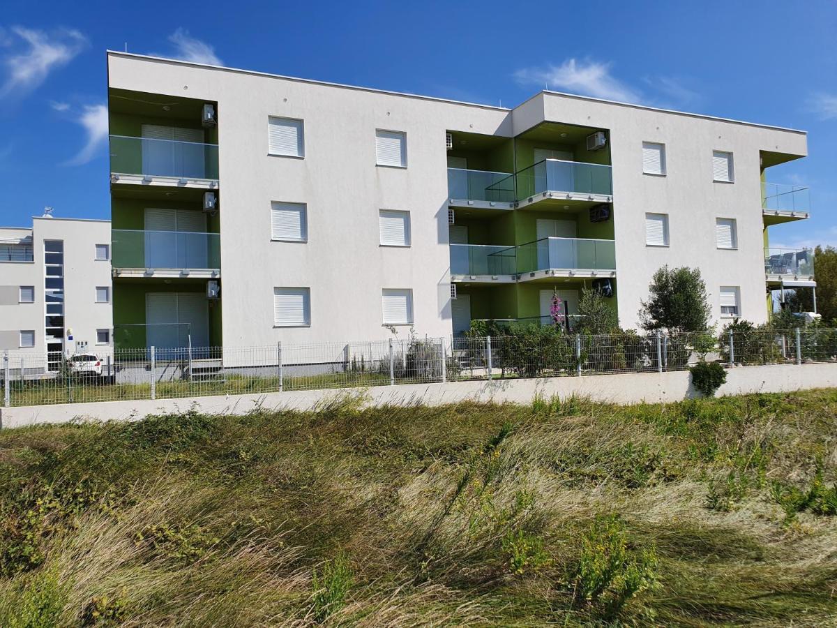 Apartmani Matko Nin Eksteriør billede