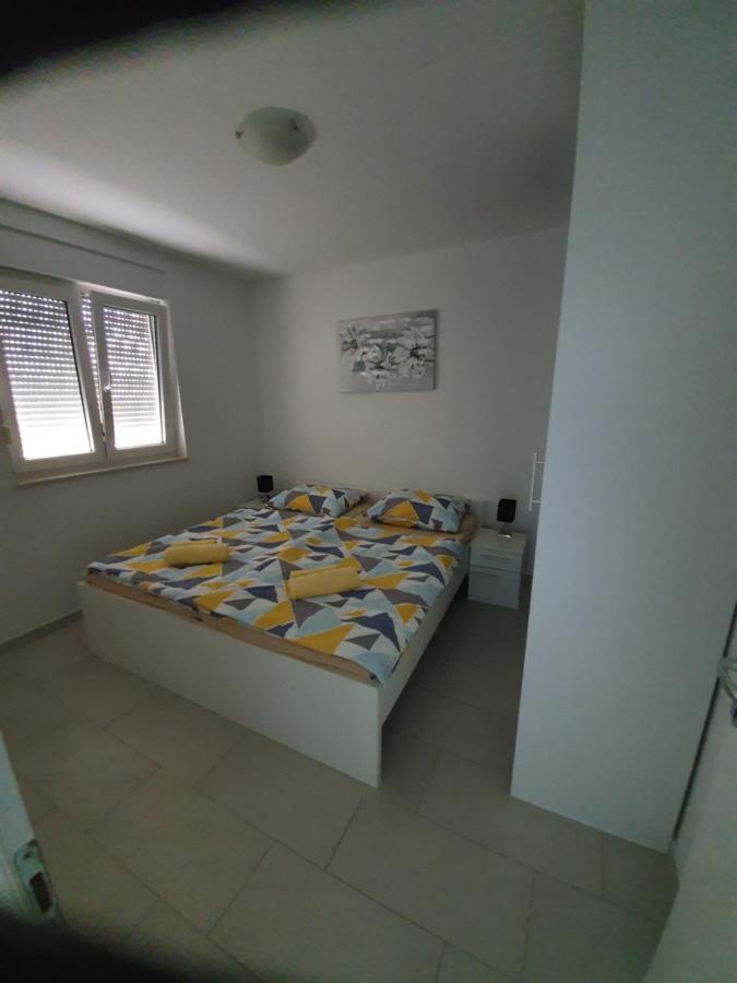 Apartmani Matko Nin Eksteriør billede