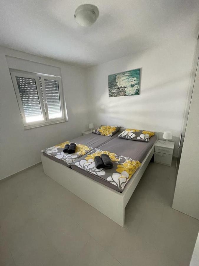 Apartmani Matko Nin Eksteriør billede